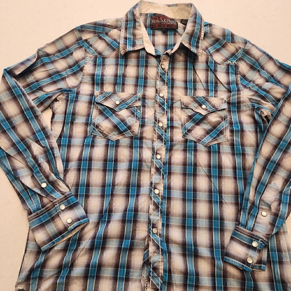 Rock and Roll Cowboy pearl snap shirt. Size L